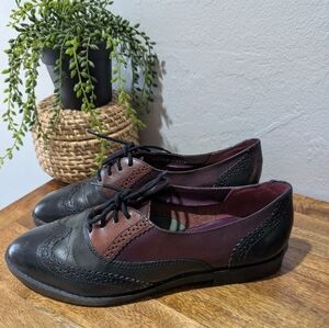 Vintage Bianco Oxford Flats  Style 0267-MARIA, Black/Burgundy Leather Brogue 10m